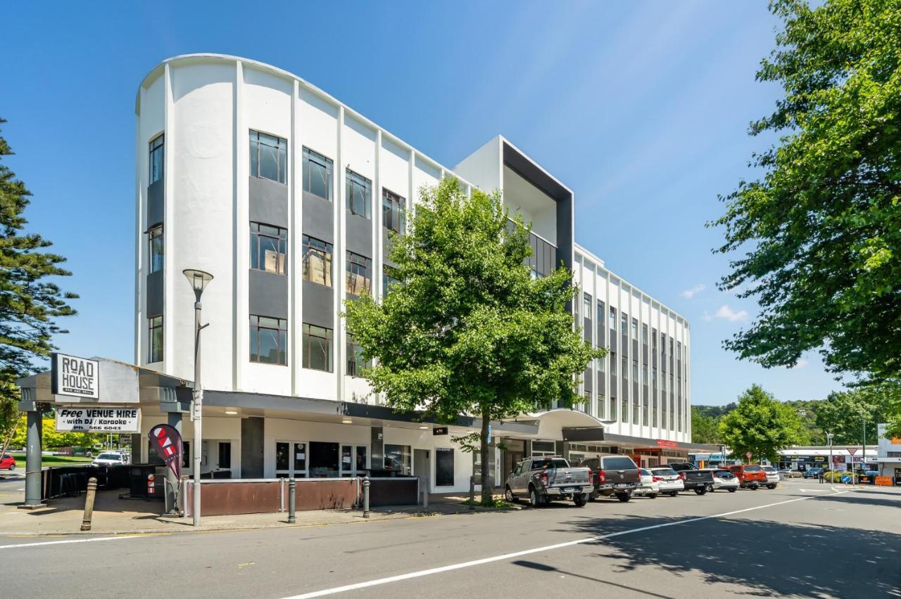 Hutt Central Лоуър Хът Екстериор снимка